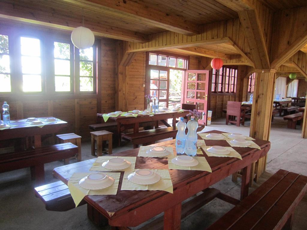 Nyirfaliget Lovaskemping Es Turistahaz Hotel Nyiregyhaza Phòng bức ảnh