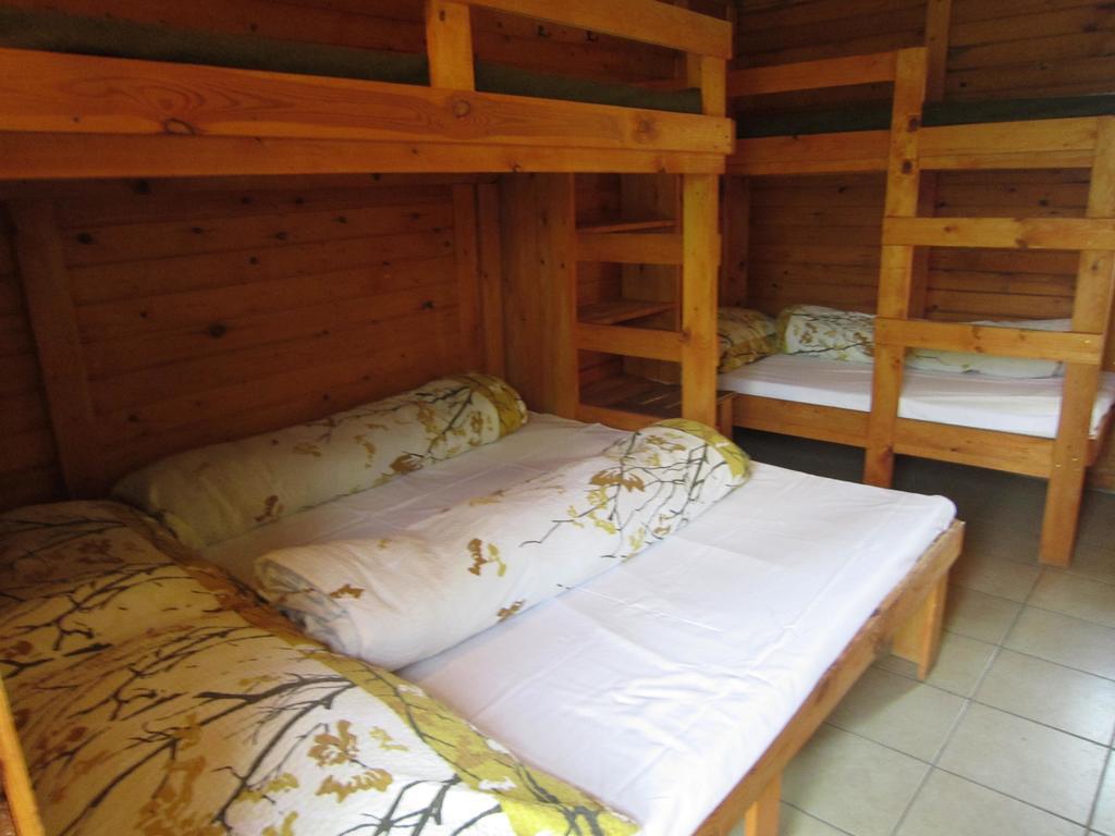 Nyirfaliget Lovaskemping Es Turistahaz Hotel Nyiregyhaza Ngoại thất bức ảnh